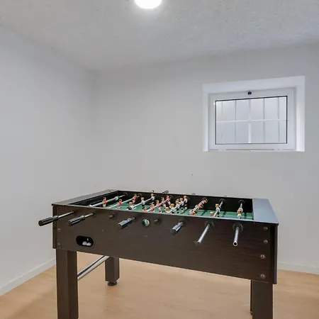 Casa Estufa 25 Garden, Games & Parking * Funchal (Madeira)