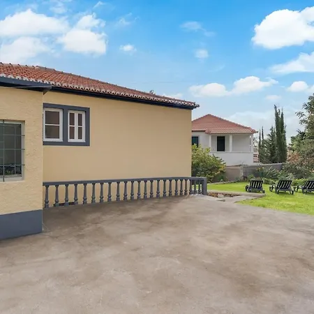 Casa Estufa 25 Garden, Games & Parking Apartment Funchal (Madeira)